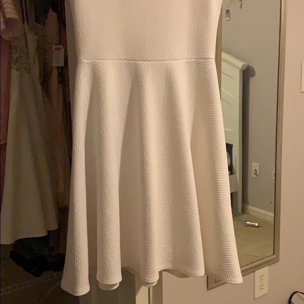 Dresses - Picture 2 of 2